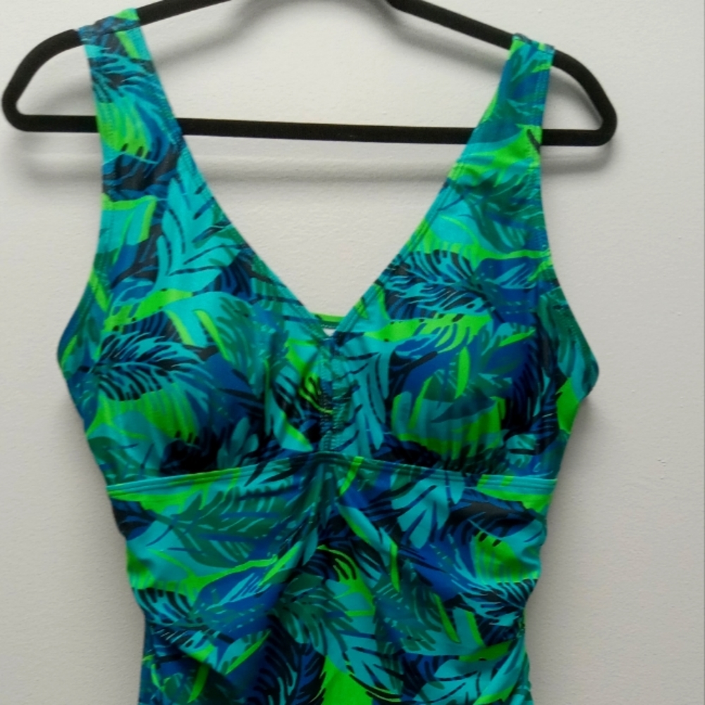 Women's Plus Size Floral Swimdress Tummy Control One Piece Swimsuit-XL, NWT